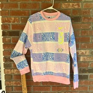 Nike Men's Club Fleece Safari Tall Pink and Blue Crewneck Sweatshirt size S/M